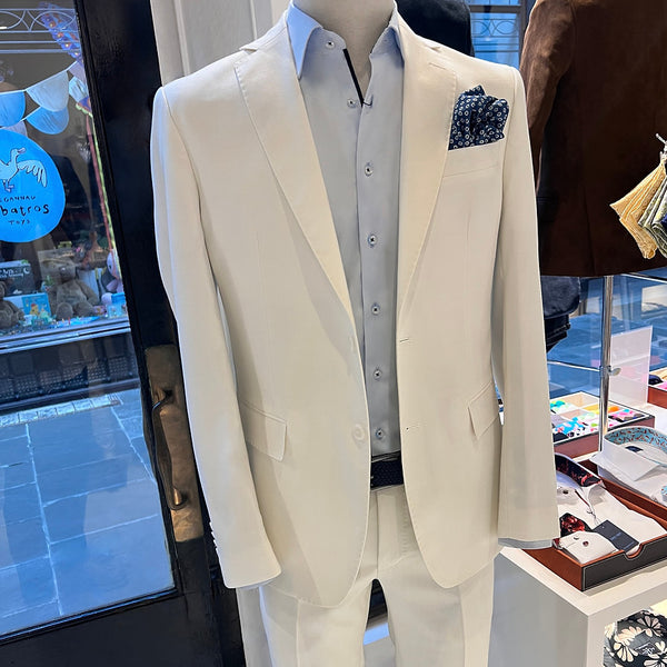 0909 - 3-Piece Ivory 3 Piece Suit